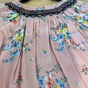 THE GREAT. Floral women’s blouse with smocked detail